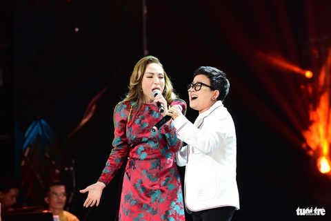 Live show dài 5 tiếng rưỡi của Như Quỳnh như một đêm tạp kỹ- Ảnh 2. Thanh Hà và Phương Uyên trong tiết mục