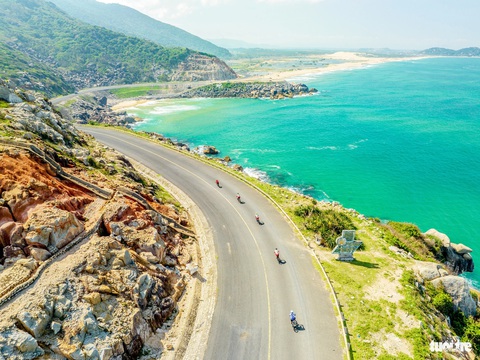 Thiên nhiên đẹp giữ du khách người Úc trở lại Việt Nam lần thứ 2 khám phá cung đường ven biển Thiên nhiên đẹp giữ du khách người Úc trở lại Việt Nam lần thứ 2 khám phá cung đường ven biển