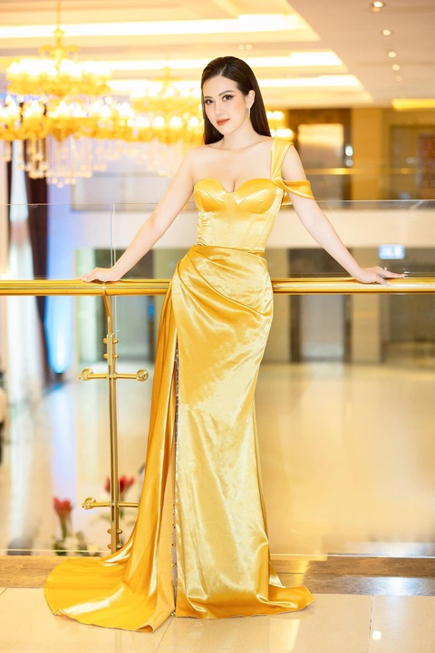 Thu Hà được biết đến là MC song ngữ Anh - Việt với lối dẫn chuyện tự nhiên, truyền cảm