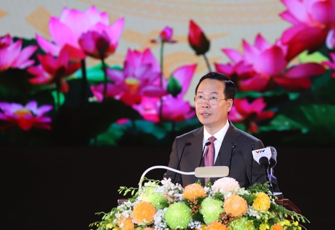 Chủ tịch nước Võ Văn Thưởng trao Huân chương Lao động hạng nhất cho Cần Thơ- Ảnh 1. Chủ tịch nước Võ Văn Thưởng phát biểu tại lễ kỷ niệm 20 năm thành lập thành phố Cần Thơ trực thuộc trung ương diễn ra tối 31-12 - Ảnh: CHÍ QUỐC