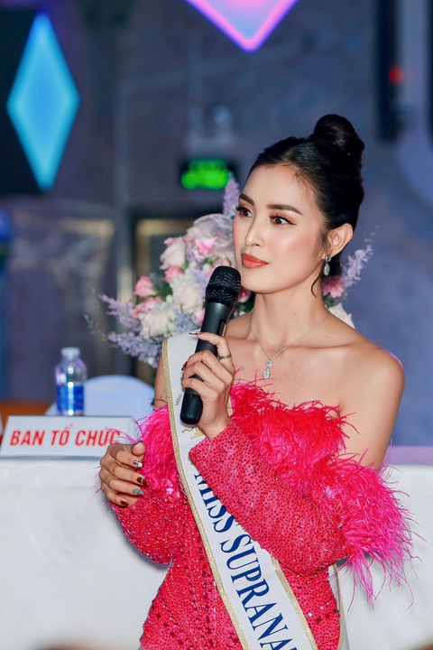 Hoa hậu Siêu quốc gia Mutya Datul lại đến Việt Nam 'tìm' hoa hậu- Ảnh 2. Mutya Datul chào khán giả bằng tiếng Việt và chia sẻ về tiêu chí chọn hoa hậu