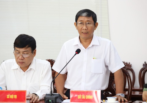 Cần Thơ muốn có 2.000 tỉ đồng từ phát hành trái phiếu để làm công trình trọng điểm- Ảnh 1. Ông Nguyễn Quang Nghị - giám đốc Sở Tài chính TP Cần Thơ - nói về các nội dung của đề án phát hành trái phiếu chính quyền địa phương sẽ được trình tại kỳ họp HĐND TP Cần Thơ - Ảnh: CHÍ QUỐC