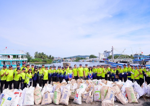 ACB hưởng ứng ‘Ngày vì môi trường Phú Quốc’- Ảnh 3. ACB hưởng ứng ‘Ngày vì môi trường Phú Quốc’- Ảnh 3.