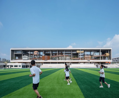 Liên hoan Kiến trúc Thế giới: trường trung học Huizhen là Liên hoan Kiến trúc thế giới: Trường trung học Huizhen là "sự khám phá táo bạo về thiết kế khuôn viên 'hiệu quả là trên hết'" - Ảnh: APPROACH DESIGN STUDIO