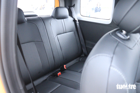 Đánh giá nhanh Baojun Yep sắp bán ở Việt Nam: Ngoại hình giống VF 3, đỗ xe không cần người lái- Ảnh 6. Baojun Yep 2023 có dung tích khoang hành lý có thể lên tới 715 lít khi gập hàng ghế sau - Ảnh: BẢO LÂM