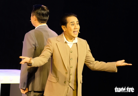 Nghệ sĩ Thành Lộc vừa là đạo diễn, vừa vào vai chính Lĩnh Nam trong vở Giáng Hương - Ảnh: LINH ĐOAN Nghệ sĩ Thành Lộc vừa là đạo diễn, vừa vào vai chính Lĩnh Nam trong vở Giáng Hương - Ảnh: LINH ĐOAN