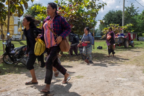 Hơn 500.000 người Myanmar đã phải di dời do giao tranh giữa quân đội và phe nổi dậy - Ảnh: REUTERS Hơn 500.000 người Myanmar đã phải rời bỏ nhà cửa do giao tranh giữa quân đội và phe nổi dậy - Ảnh: REUTERS