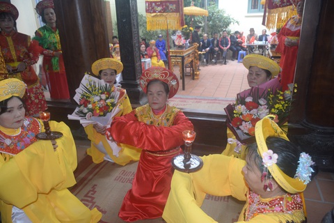 Nhân dân địa phương và dòng họ đã tổ chức lễ kỷ niệm 290 năm ngày mất của tiến sĩ Quận công Nguyễn Công Cơ - Ảnh: BÌNH NGUYÊN Nhân dân địa phương và dòng họ tổ chức lễ kỷ niệm 290 năm ngày mất của tiến sĩ Quận công Nguyễn Công Cơ - Ảnh: BÌNH NGUYÊN