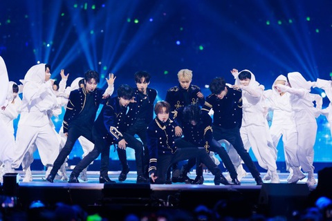 NewJeans bị ban tổ chức MMA 2023 chơi xấu?- Ảnh 1. NCT Dream biểu diễn tại sân khấu MMA 2023 - Ảnh: Koreaboo