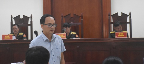 Bị cáo Hoàng Văn Minh tại phiên tòa sơ thẩm ngày 5-12-2023 - Ảnh: DUY THANH Bị cáo Hoàng Văn Minh tại phiên tòa sơ thẩm ngày 5-12-2023 - Ảnh: DUY THANH