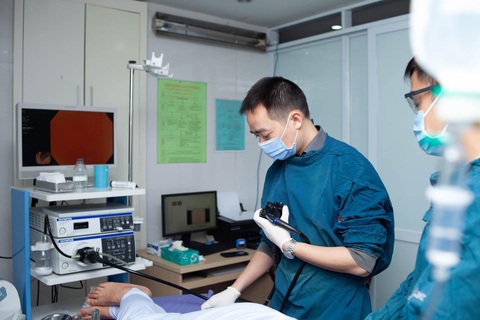 Ung thư có di truyền không, tránh cách nào?- Ảnh 1. Để phát hiện sớm ung thư đại tràng, những người có nguy cơ nên đi tầm soát