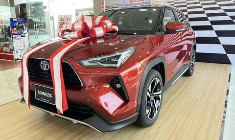 Tin tức giá xe: Loạt xe hybrid giảm giá hàng trăm triệu ở Việt Nam- Ảnh 4. Từng có mức giá ngất ngưởng trong phân khúc, Toyota Yaris Cross nay đã cạnh tranh hơn - Ảnh: Đại lý Toyota/Facebook