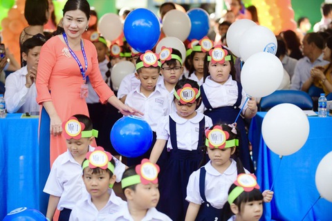 Lễ khai giảng năm học 2023 - 2024 tại Trường tiểu học Đinh Tiên Hoàng, TP Thủ Đức, TP.HCM - Ảnh: QUANG ĐỊNH Lễ khai giảng năm học 2023 - 2024 tại Trường tiểu học Đinh Tiên Hoàng, TP Thủ Đức, TP.HCM - Ảnh: QUANG ĐỊNH