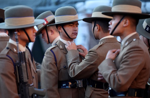 Những người lính thuộc lữ đoàn Gurkhas của Anh trong một buổi lễ ngày 23-11 - Ảnh: REUTERS Những người lính thuộc Lữ đoàn Gurkha của Anh trong một buổi lễ ngày 23-11 - Ảnh: REUTERS