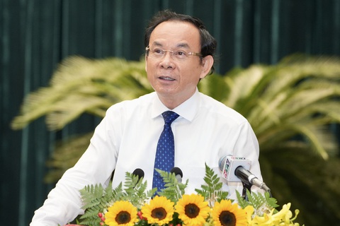 Bí thư Nguyễn Văn Nên: Lấy phiếu tín nhiệm là dịp để cán bộ tự soi mình- Ảnh 1. Bí thư Thành ủy TP.HCM Nguyễn Văn Nên phát biểu tại kỳ họp - Ảnh: HỮU HẠNH