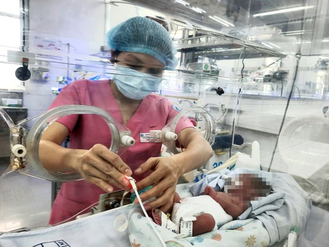 Trẻ sinh non được chăm sóc và điều trị tại Bệnh viện Từ Dũ (TP.HCM) - Ảnh: THU HIẾN Trẻ sinh non được chăm sóc và điều trị tại Bệnh viện Từ Dũ (TP.HCM) - Ảnh: THU HIẾN