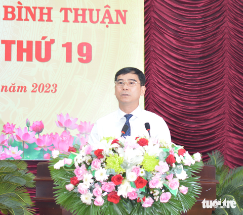 Năm 2023, du lịch là điểm sáng của Bình Thuận- Ảnh 2. Ông Dương Văn An - bí thư Tỉnh ủy Bình Thuận - phát biểu chỉ đạo tại phiên khai mạc kỳ họp thứ 19 HĐND tỉnh Bình Thuận khóa XI - Ảnh: ĐỨC TRONG
