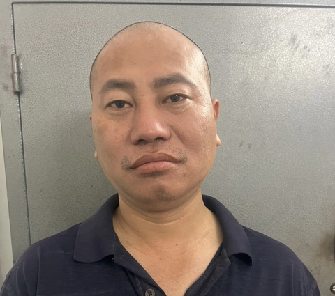 Bắt tạm giam người tự xưng Thích Tâm Phúc về tội lừa đảo- Ảnh 1. Ông Nguyễn Minh Phúc bị bắt tạm giam - Ảnh: Công an cung cấp