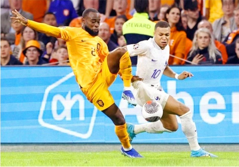 Bản quyền EURO 2024 tại Việt Nam đã có chủ- Ảnh 1. Vừa chạm trán xong ở vòng loại, giờ đây Pháp và Hà Lan chuẩn bị tái ngộ tại vòng chung kết EURO 2024 - Ảnh: Getty Images