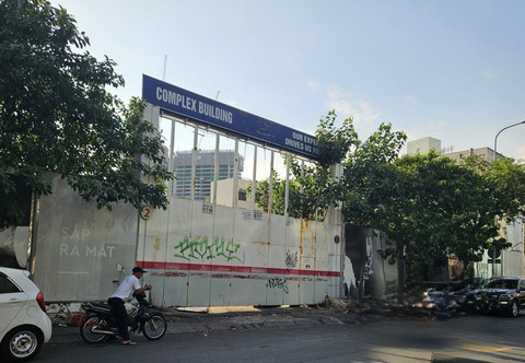 Hàng loạt 'ông lớn' bất động sản bị nêu tên vì nợ thuế- Ảnh 1. Dự án cao ốc phức hợp tại số 87 Cống Quỳnh, quận 1, TP.HCM - Ảnh: T.L