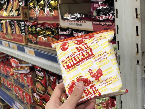 Gói mì Miliket, một trời tuổi thơ đi cùng năm tháng- Ảnh 3. Nhiều thương hiệu mì ra đời, cạnh tranh khốc liệt, song mì Miliket vẫn còn đó hương vị của năm xưa tháng cũ...