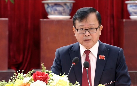 Mặt trận Tổ quốc Cần Thơ đề nghị có giải pháp bảo vệ an ninh nguồn nước- Ảnh 1. Ông Nguyễn Trung Nhân phát biểu tham gia xây dựng chính quyền tại phiên khai mạc kỳ họp HĐND TP Cần Thơ sáng 6-12 - Ảnh: NGỌC HÂN