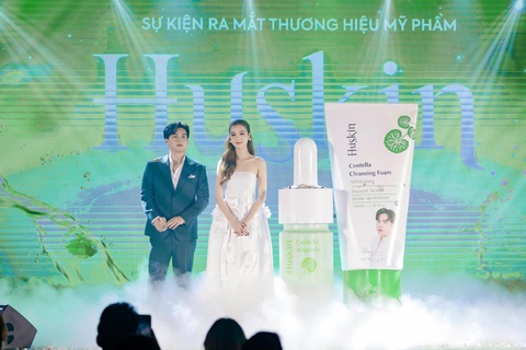 Ca sĩ Hồ Quang Hiếu ra mắt thương hiệu mỹ phẩm Huskin- Ảnh 1. Ca sĩ Hồ Quang Hiếu ra mắt thương hiệu mỹ phẩm Huskin- Ảnh 1.