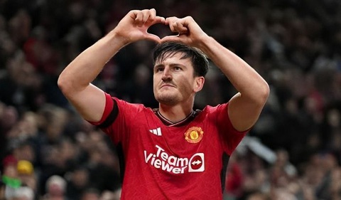 'Diễn viên hài' Harry Maguire lần đầu tiên được tôn vinh- Ảnh 1. Harry Maguire lần đầu tiên trong sự nghiệp đoạt danh hiệu Cầu thủ xuất sắc nhất tháng - Ảnh: Reuters