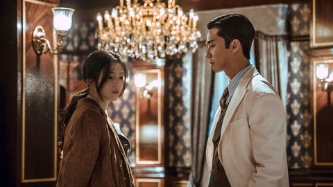 Phim của Han So Hee và Park Seo Joon tung trailer bạo lực, căng thẳng- Ảnh 1. Park Seo Joon và Han So Hee đóng chính trong phim - Ảnh: Soompi