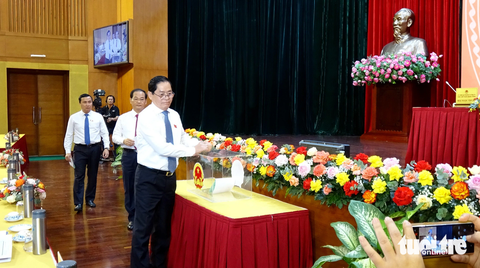 Kết quả lấy phiếu tín nhiệm 31 người của tỉnh Bà Rịa - Vũng Tàu- Ảnh 2. Ông Phạm Viết Thanh - bí thư Tỉnh ủy, chủ tịch HĐND tỉnh Bà Rịa - Vũng Tàu - bỏ phiếu tín nhiệm - Ảnh: Đ.H.
