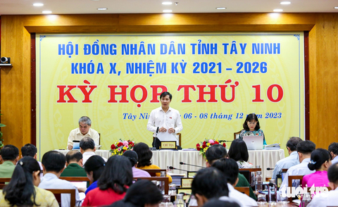 Chủ tịch HĐND Tây Ninh Nguyễn Thành Tâm đạt 96% phiếu tín nhiệm cao- Ảnh 1. Bí thư Tỉnh ủy - Chủ tịch HĐND tỉnh Tây Ninh Nguyễn Thành Tâm phát biểu tại kỳ họp HĐND khóa X, ngày 7-12 - Ảnh: GIAI THỤY