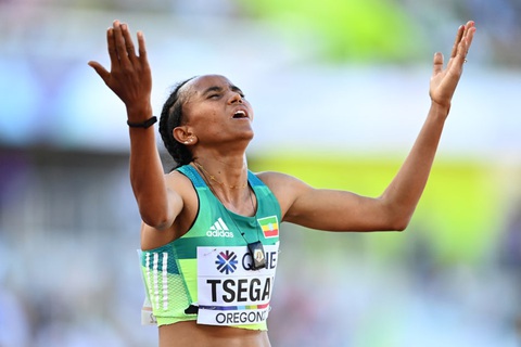 76 vận động viên điền kinh thiệt mạng trong chiến tranh Tigray của Ethiopia- Ảnh 1. Nữ vận động viên Gudaf Tsegay - đương kim vô địch thế giới nội dung 10.000m là vận động viên xuất xứ từ Tigray - Ảnh: Getty