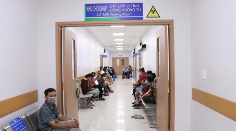 Số ca ung thư mới tại Bệnh viện Ung bướu tăng hơn 50%- Ảnh 1. Bệnh nhân đang được tầm soát ung thư tại Bệnh viện Ung bướu TP.HCM - Ảnh: BVCC