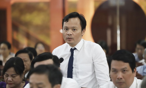 Cần Thơ quyết 'trị bệnh' cán bộ 'không nói, không tham mưu, không làm'- Ảnh 3. Ông Hoàng Quốc Cường - giám đốc Sở Y tế thành phố Cần Thơ - tại phiên chất vấn - Ảnh: CHÍ QUỐC