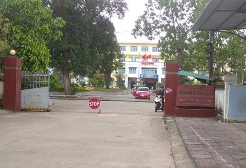 Chi phí 'lạ' mua sắm thiết bị ở Trường cao đẳng nghề Việt - Hàn- Ảnh 1. Trường cao đẳng nghề Việt - Hàn (Quảng Ngãi) mua sắm thiết bị phát sinh nhiều chi phí mà Kiểm toán và Thanh tra cho rằng không đúng quy định - Ảnh: T.M