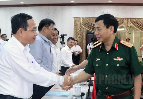 Bí thư Thành ủy TP.HCM và Bộ trưởng Bộ Quốc phòng chủ trì hội nghị về quốc phòng- Ảnh 2. Đại tướng Phan Văn Giang, bộ trưởng Bộ Quốc phòng, tham dự hội nghị - Ảnh: WEB THÀNH ỦY