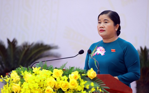 Nữ chủ tịch HĐND tỉnh Bình Phước dẫn đầu danh sách tín nhiệm cao- Ảnh 2. Chủ tịch UBND tỉnh Bình Phước Trần Tuệ Hiền đứng thứ hai danh sách với 51/56 phiếu tín nhiệm cao - Ảnh: AN BÌNH