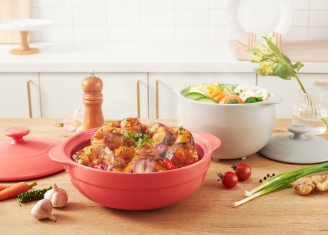Đa sắc màu bộ sưu tập Tết Minh Long- Ảnh 7. Sản phẩm mang đến giá trị sum vầy, gắn kết gia đình