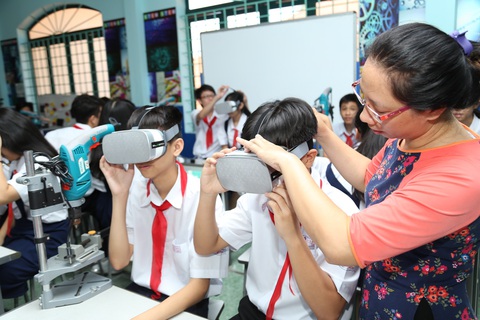 Mệt mỏi tinh thần là nguyên nhân lớn khiến giáo viên nghỉ việc- Ảnh 3. Muốn hỗ trợ học sinh phát triển tốt nhất, thầy cô cũng cần được ở trong trạng thái tốt nhất - Ảnh: NHƯ HÙNG