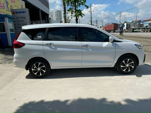Tin tức giá xe: Suzuki Ertiga Hybrid lần đầu về mốc 478 triệu đồng- Ảnh 2. Sắp hết năm 2023, các đại lý đang cố gắng đẩy hết xe sản xuất năm 2022 đi - Ảnh minh họa: Đại lý Suzuki/Facebook