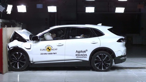 Euro NCAP thử đồng loạt 6 xe: VinFast VF 8 xếp ngang Hyundai Kona, Honda ZR-V- Ảnh 1. VinFast VF 8 là một trong số những mẫu xe mới được Euro NCAP thử nghiệm vào dịp cuối năm - Ảnh: Euro NCAP