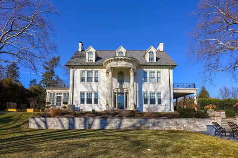 Ngôi nhà tuổi thơ của Taylor Swift ở thị trấn Wyomissing Pennsylvania - Ảnh: RE/MAX Ngôi nhà tuổi thơ của Taylor Swift ở thị trấn Wyomissing Pennsylvania - Ảnh: RE/MAX
