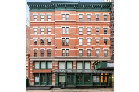 Đến tháng 2-2014, Taylor đã để mắt tới khu phố thời thượng Tribeca ở New York - Ảnh: STREETEASY Đến tháng 2-2014, Taylor đã để mắt tới khu phố thời thượng Tribeca ở New York - Ảnh: STREETEASY