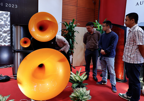Dàn loa Avantgarde Trio G3 có giá gần 5 tỉ đồng - Ảnh: NHƯ QUỲNH Dàn loa Avantgarde Trio G3 có giá gần 5 tỉ đồng - Ảnh: NHƯ QUỲNH