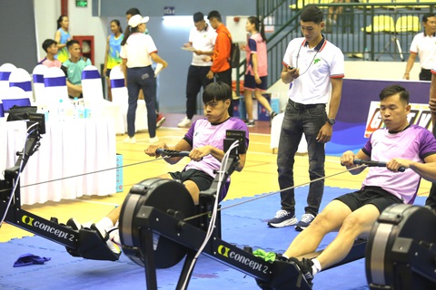 116 VĐV tham dự Giải rowing máy vô địch quốc gia 2023- Ảnh 1. Các VĐV tranh tài tại Giải rowing máy vô địch quốc 2023 sáng 9-12 - Ảnh: ĐỨC KHUÊ