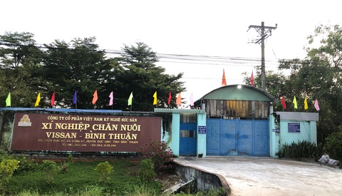 Bao giờ dời trại heo Vissan-Bình Thuận ra xa khu dân cư, cụm công nghiệp?- Ảnh 1. Trang trại chăn nuôi heo Vissan - Bình Thuận ở xã Đông Hà, huyện Đức Linh, Bình Thuận - Ảnh: ĐỨC TRONG