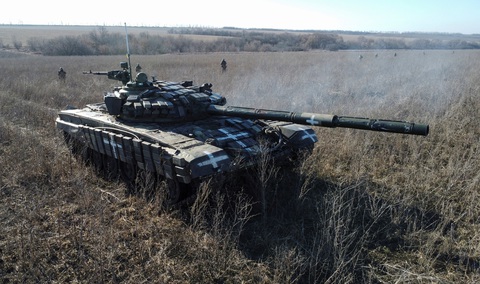 Trùm tình báo Nga nói về NATO và chiến sự ở Ukraine - Ảnh 1. Trùm tình báo Nga nói về NATO và chiến sự ở Ukraine - Ảnh 1.