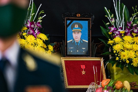 Truy thăng quân hàm cho phi công Trần Ngọc Duy - Ảnh 1. Truy thăng quân hàm cho phi công Trần Ngọc Duy - Ảnh 1.