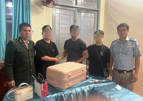 Du khách đã nhận lại được vali bị cầm nhầm tại sân bay Phú Quốc - Ảnh 1. Du khách đã nhận lại được vali bị cầm nhầm tại sân bay Phú Quốc - Ảnh 1.