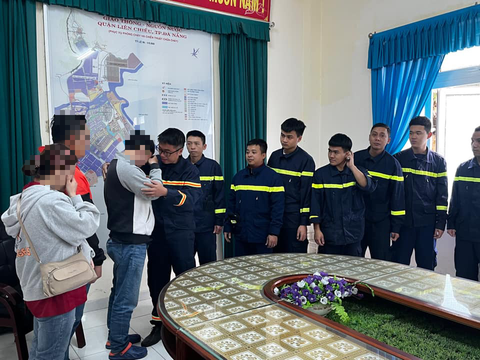Cuộc giải cứu nam thanh niên đi phượt trên đèo Hải Vân bị rơi xuống vực - Ảnh 4. Cuộc giải cứu nam thanh niên đi phượt trên đèo Hải Vân bị rơi xuống vực - Ảnh 4.